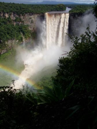 Водопад Кайчур в Гайане